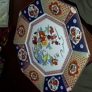 It red sparkling  plate  red and blue